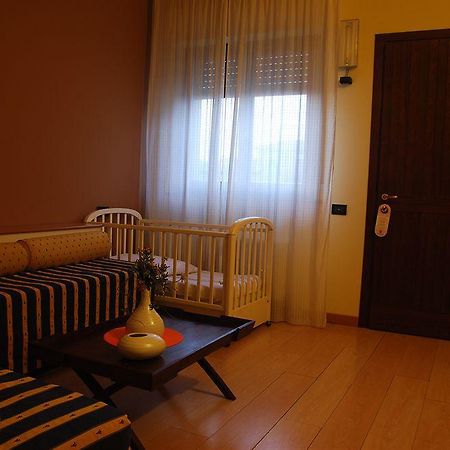 Nuovo Hotel Виджевано Екстериор снимка