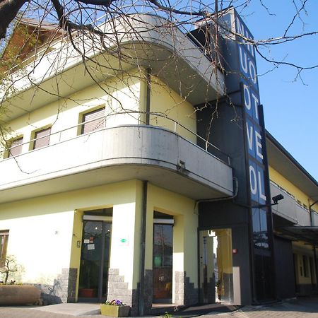 Nuovo Hotel Виджевано Екстериор снимка