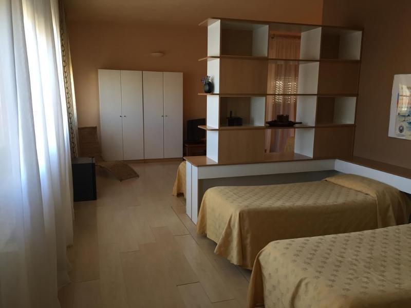 Nuovo Hotel Виджевано Екстериор снимка