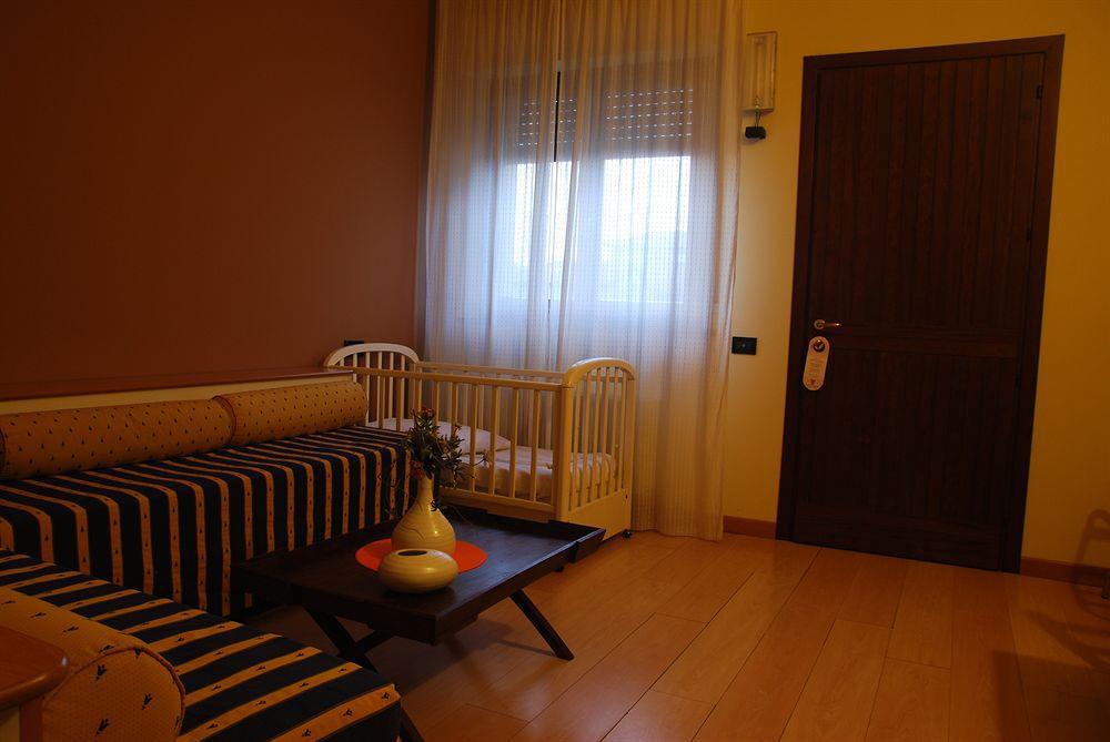 Nuovo Hotel Виджевано Екстериор снимка