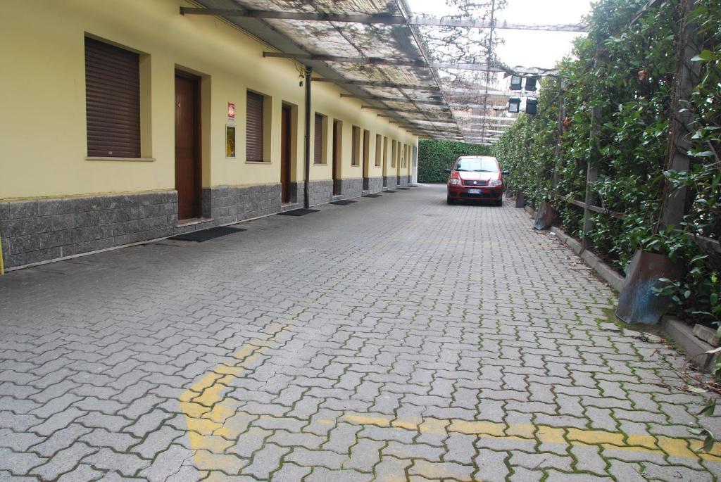 Nuovo Hotel Виджевано Екстериор снимка