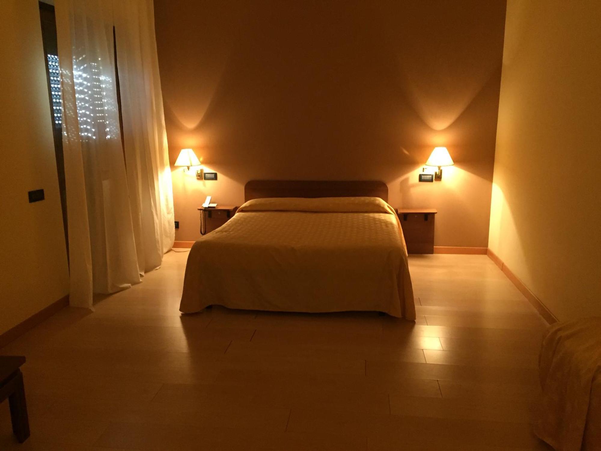 Nuovo Hotel Виджевано Стая снимка