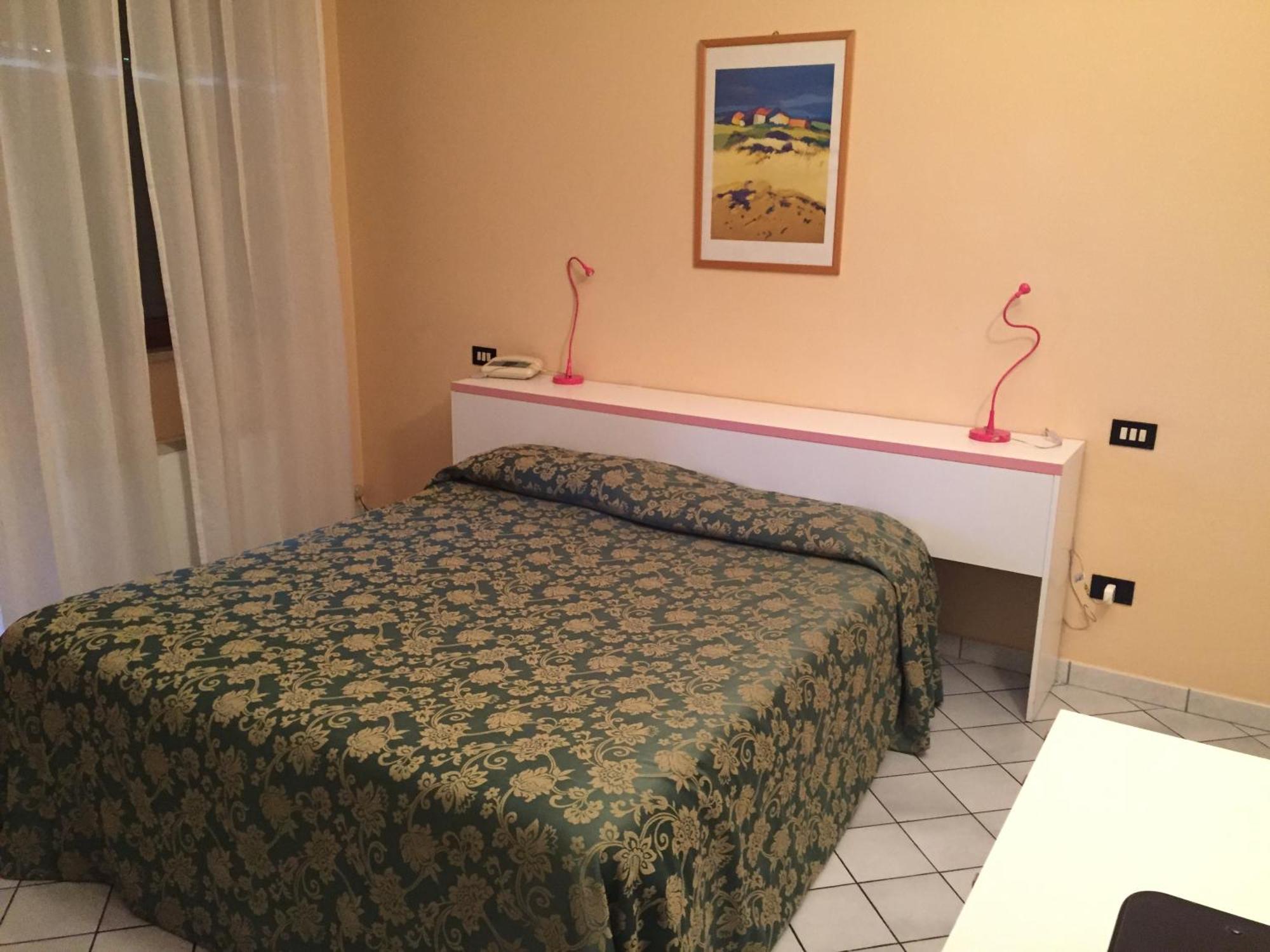 Nuovo Hotel Виджевано Стая снимка