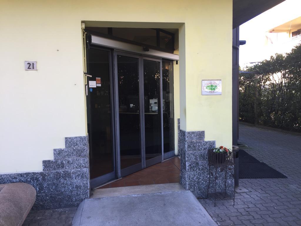Nuovo Hotel Виджевано Екстериор снимка