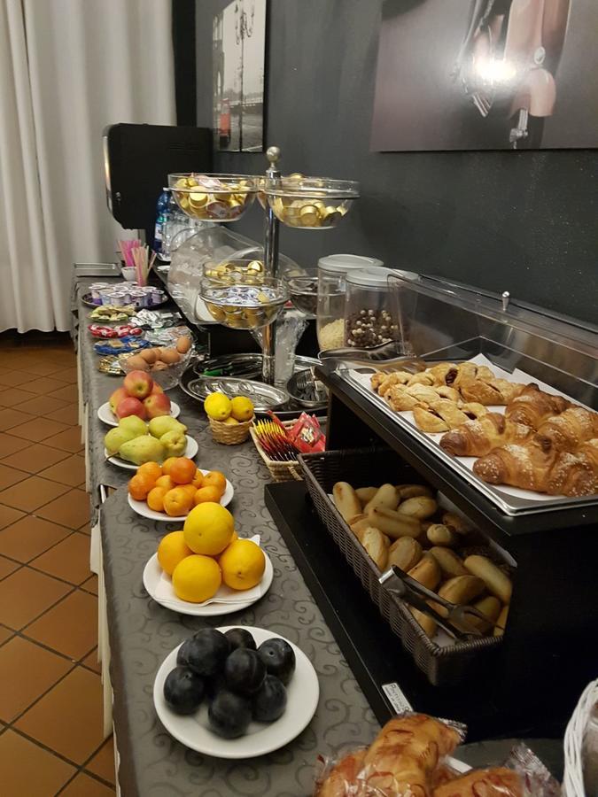 Nuovo Hotel Виджевано Екстериор снимка