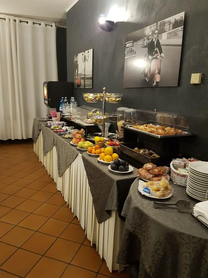 Nuovo Hotel Виджевано Екстериор снимка