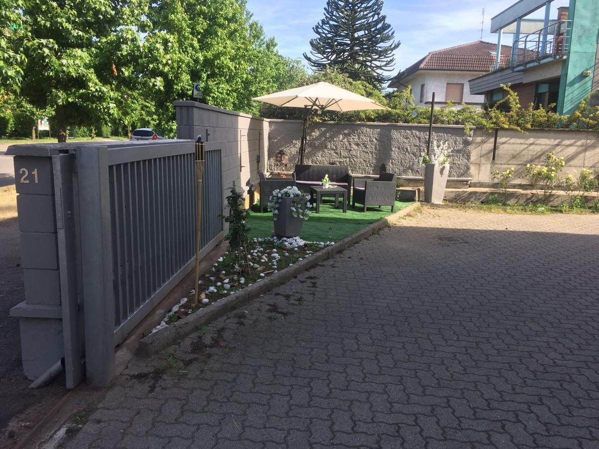 Nuovo Hotel Виджевано Екстериор снимка
